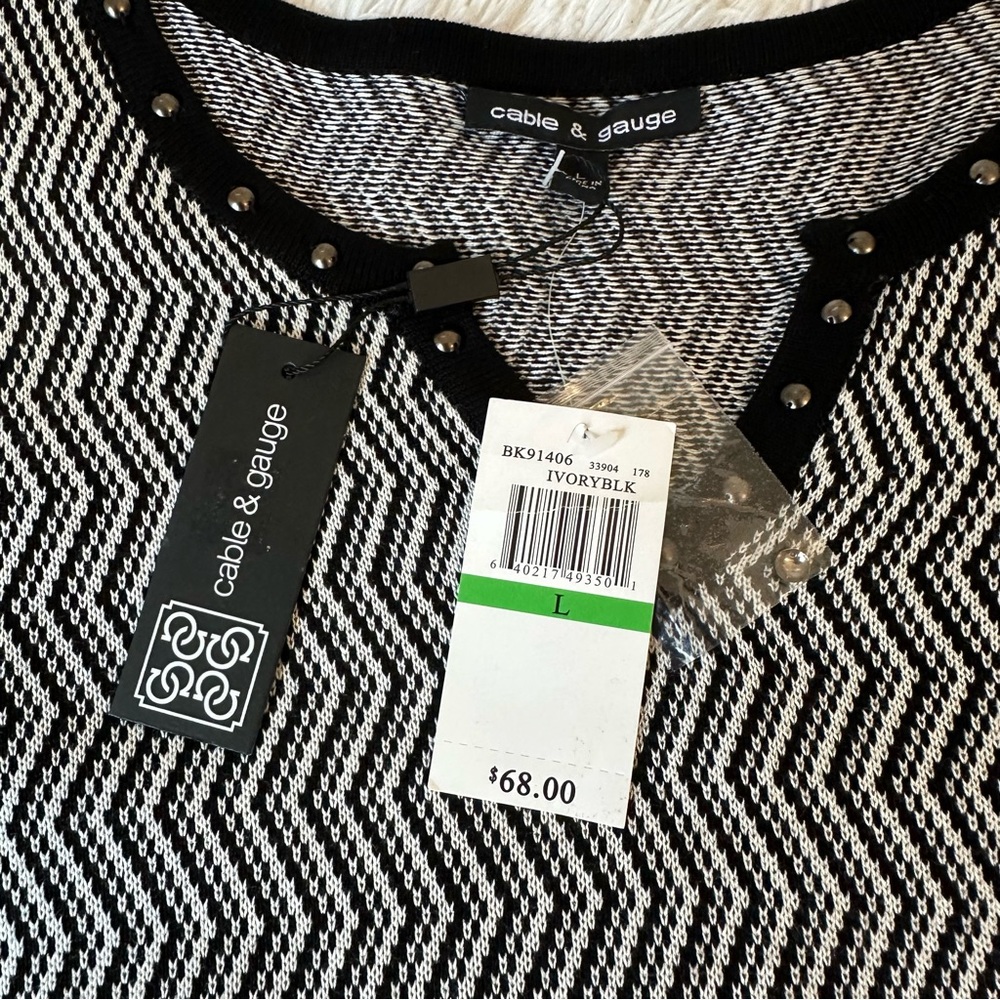 CABLE & GAUGE Black White Chevron Knit Studded V-Neck Sweater Top Large NWT - Picture 6 of 8